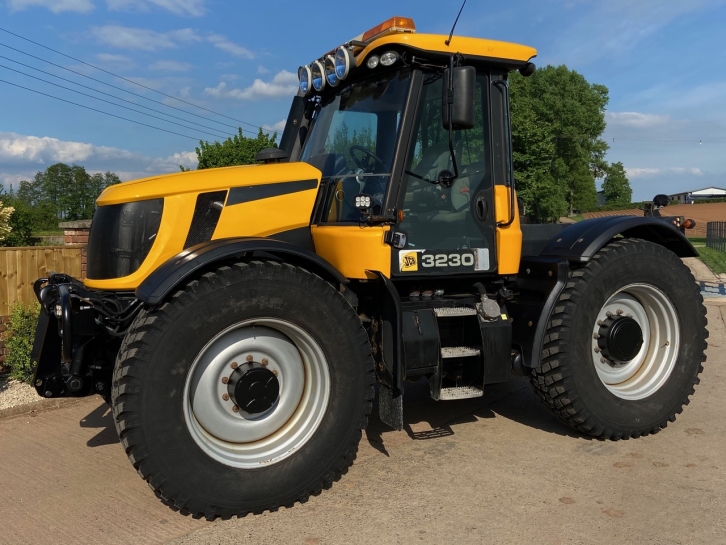 JCB 3230 Plus