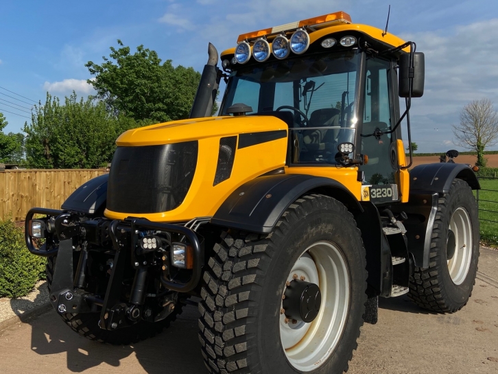 JCB 3230 Plus