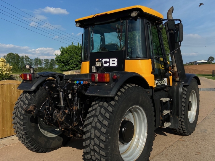 JCB 3230 Plus