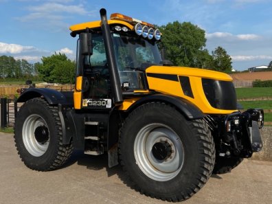 JCB 3230 Plus