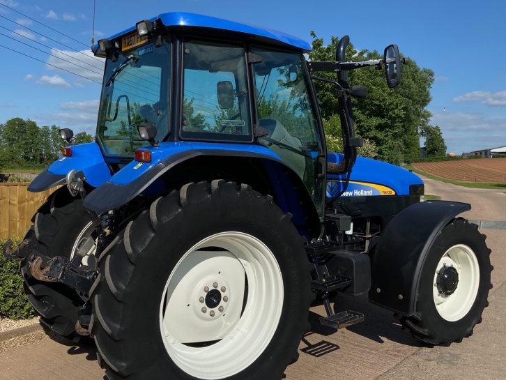 New Holland TM130