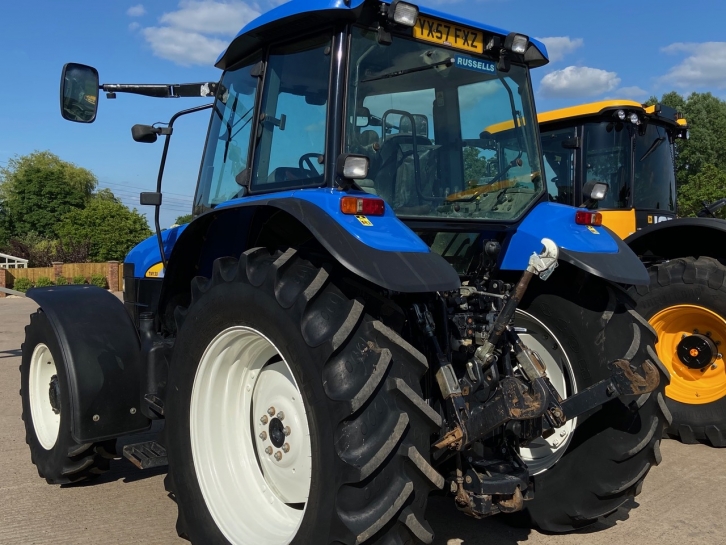 New Holland TM130