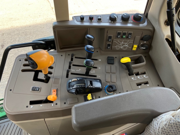 John Deere 6150M