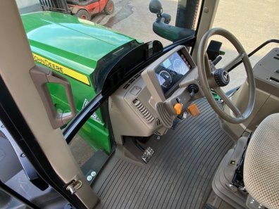 John Deere 6150M