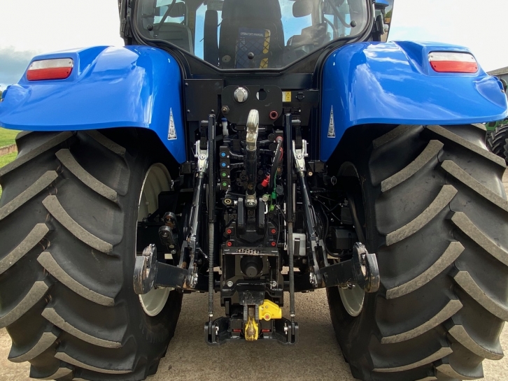 New Holland T7.210