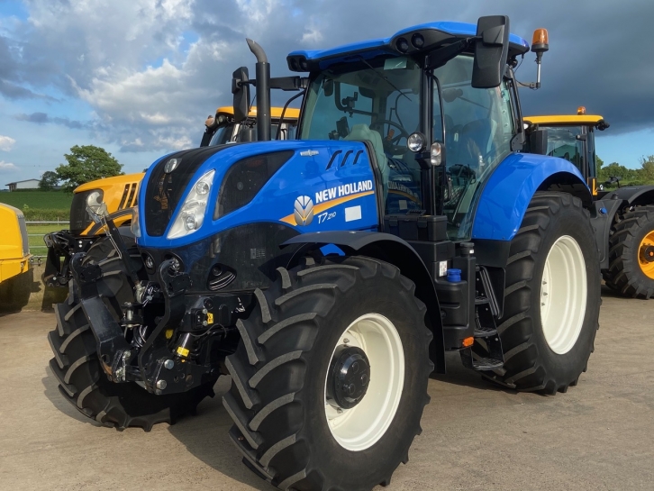 New Holland T7.210