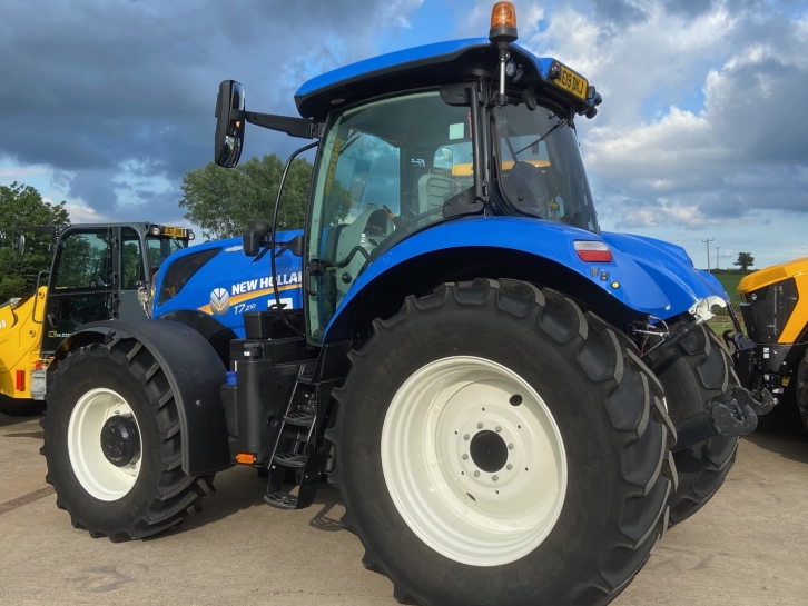 New Holland T7.210