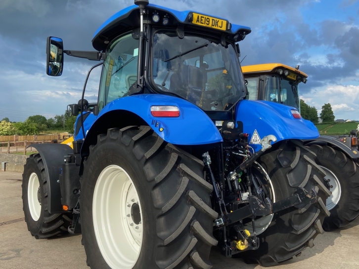 New Holland T7.210