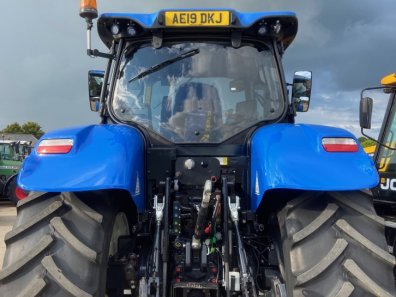 New Holland T7.210