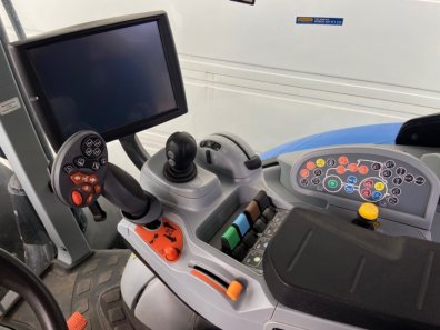 New Holland T7.210