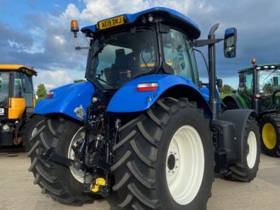 New Holland T7.210