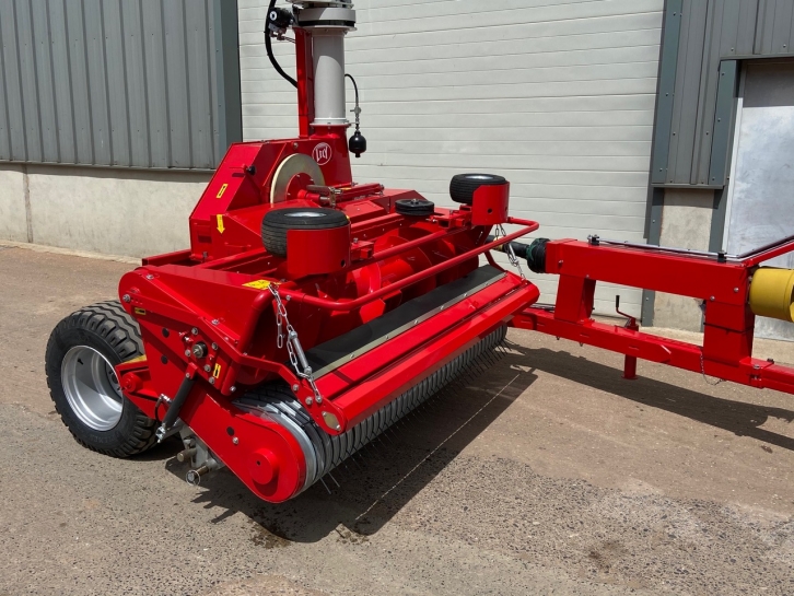 Lely Storm P 300 trailed forager