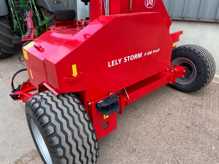Lely Storm P 300 trailed forager