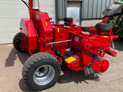 Lely Storm P 300 trailed forager