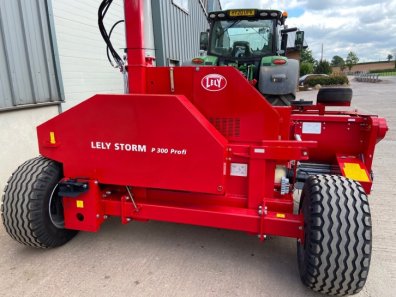 Lely Storm P 300 trailed forager