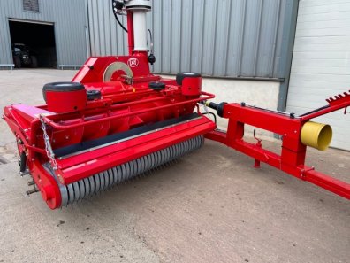 Lely Storm P 300 trailed forager