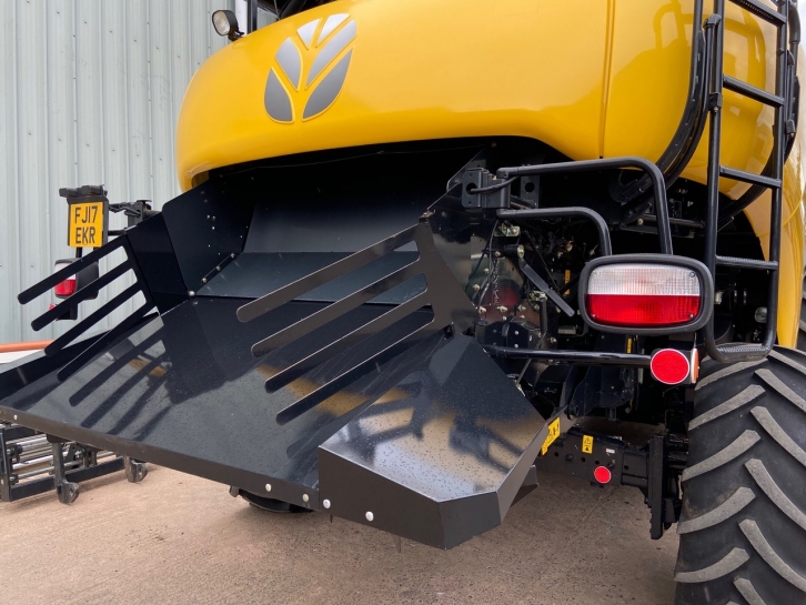 New Holland CR7.90 Twin Rotor narrow body combine