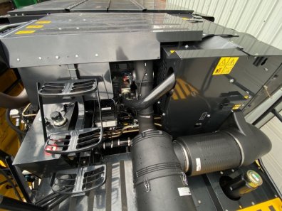 New Holland CR7.90 Twin Rotor narrow body combine