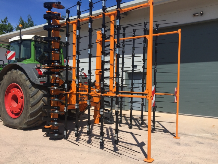 Mzuri Rezult Straw rake