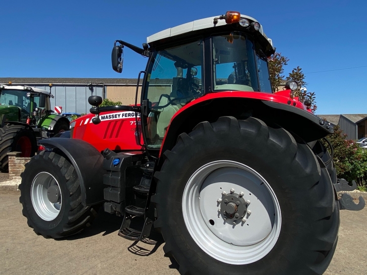 Massey Ferguson 7726 Exclusive