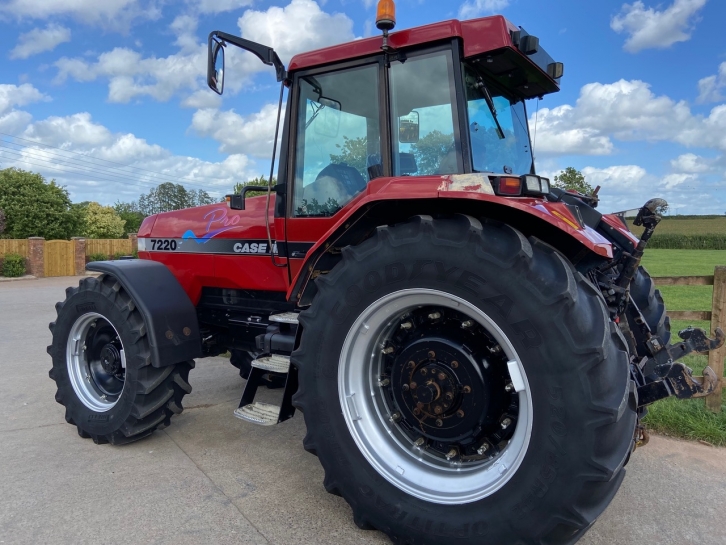 Case 7220 Pro