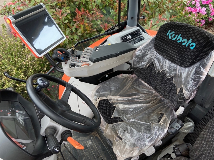 Kubota M7171 Premium KVT