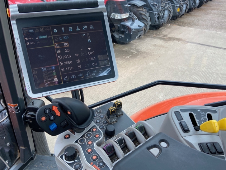 Kubota M7171 Premium KVT