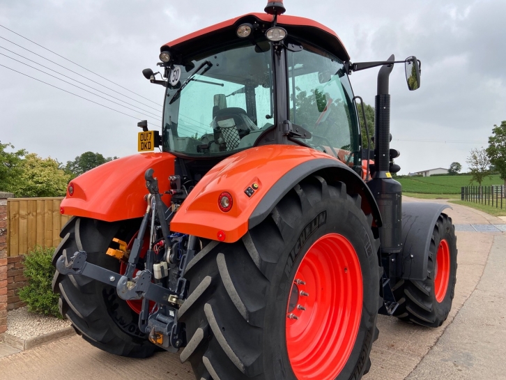 Kubota M7171 Premium KVT