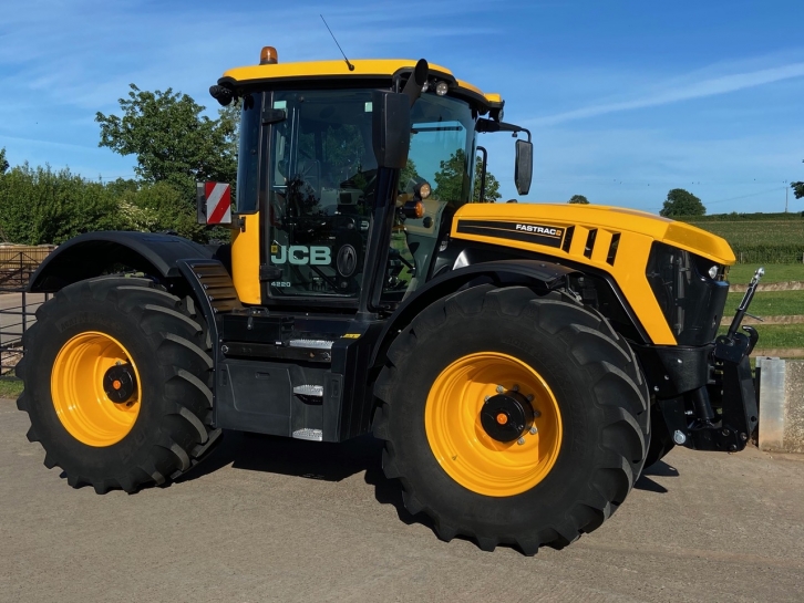 JCB 4220