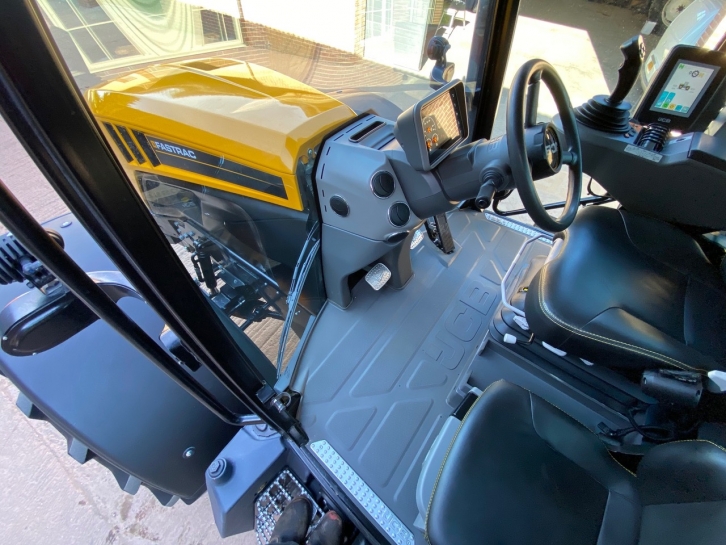 JCB 4220
