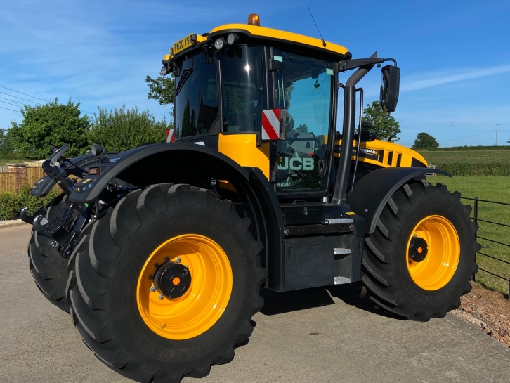 JCB 4220