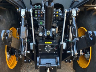 JCB 4220