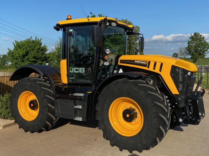 JCB 4220