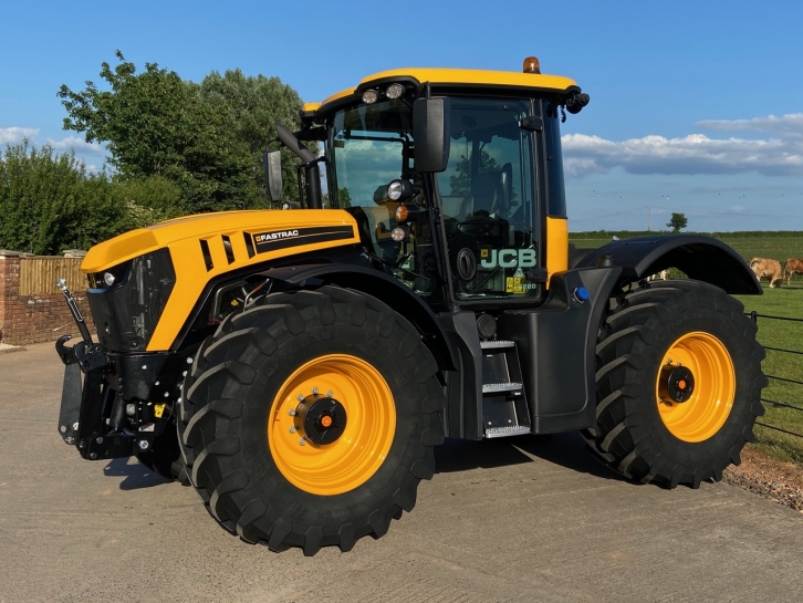 JCB 4220