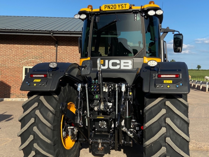 JCB 4220