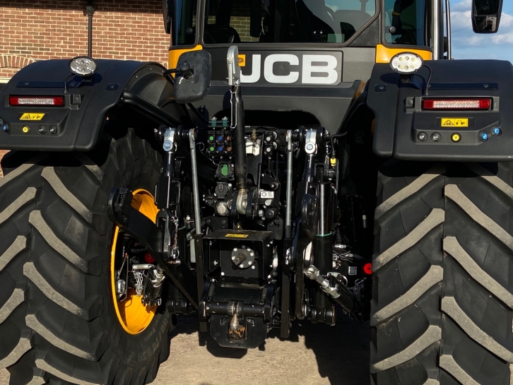 JCB 4220