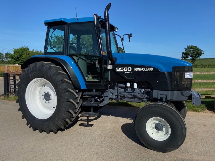 New Holland 8560