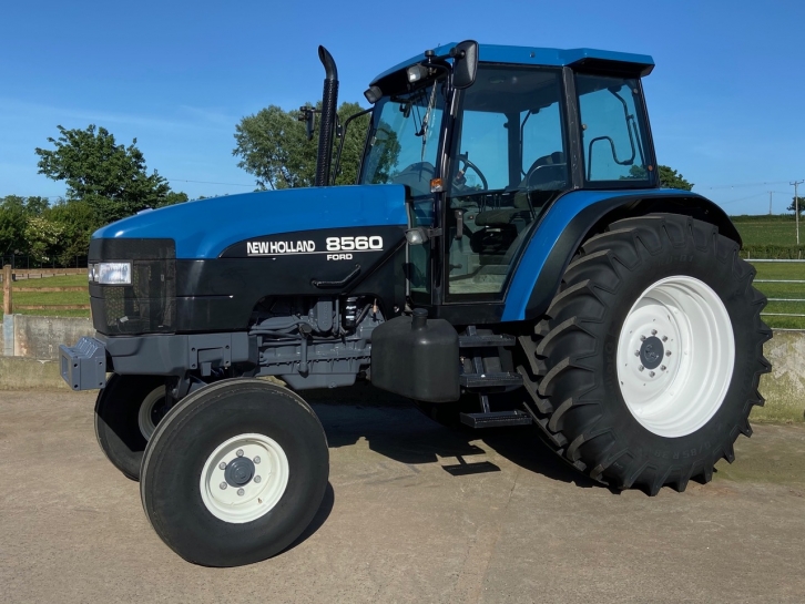 New Holland 8560
