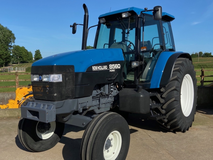 New Holland 8560