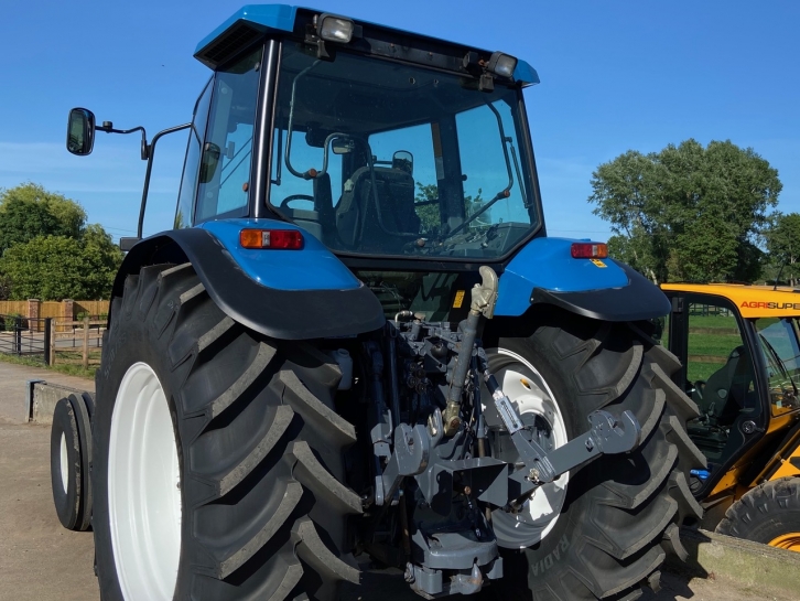 New Holland 8560