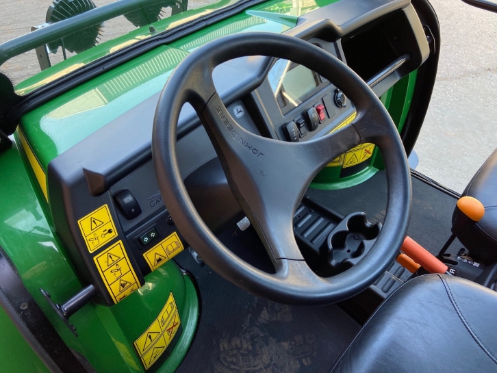 John Deere 855D XUV Gator