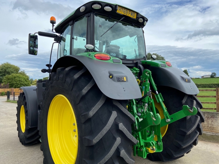 John Deere 6215R Ultimate Edition
