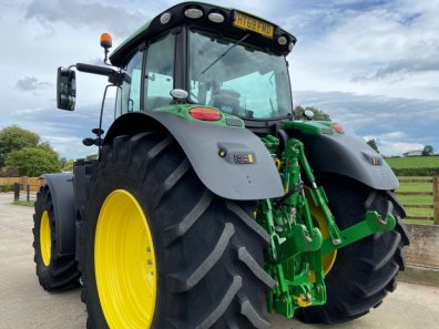 John Deere 6215R Ultimate Edition