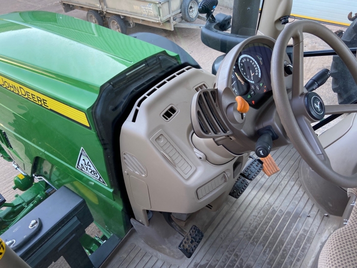 John Deere 6155R Premium