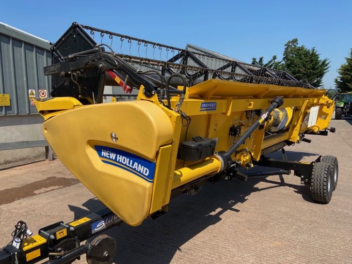 New Holland CR8.80 Twin Rotor narrow body combine