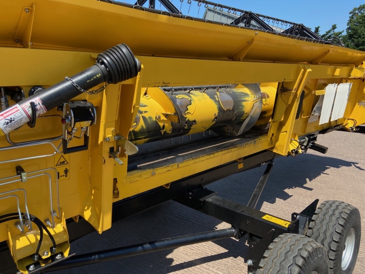 New Holland CR8.80 Twin Rotor narrow body combine