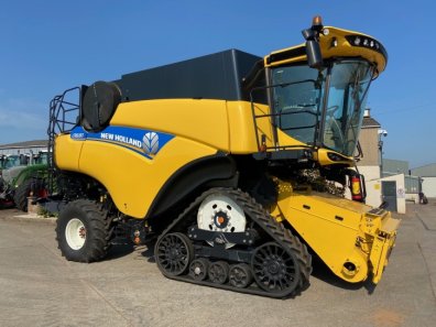 New Holland CR8.80 Twin Rotor narrow body combine