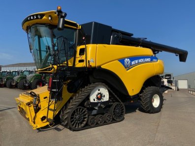 New Holland CR8.80 Twin Rotor narrow body combine