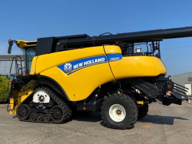 New Holland CR8.80 Twin Rotor narrow body combine