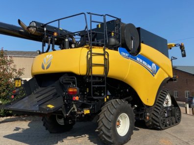New Holland CR8.80 Twin Rotor narrow body combine